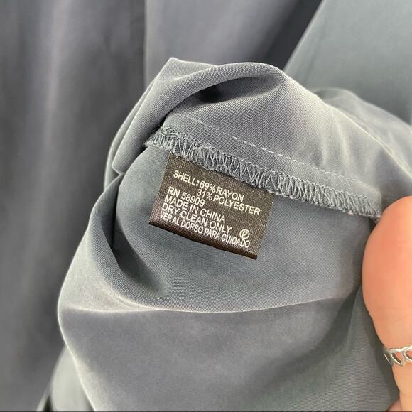 NEW Cremieux Blue Velvet Button Down Blouse Large Long-sleeved Ruffle Cuff - Picture 8 of 9